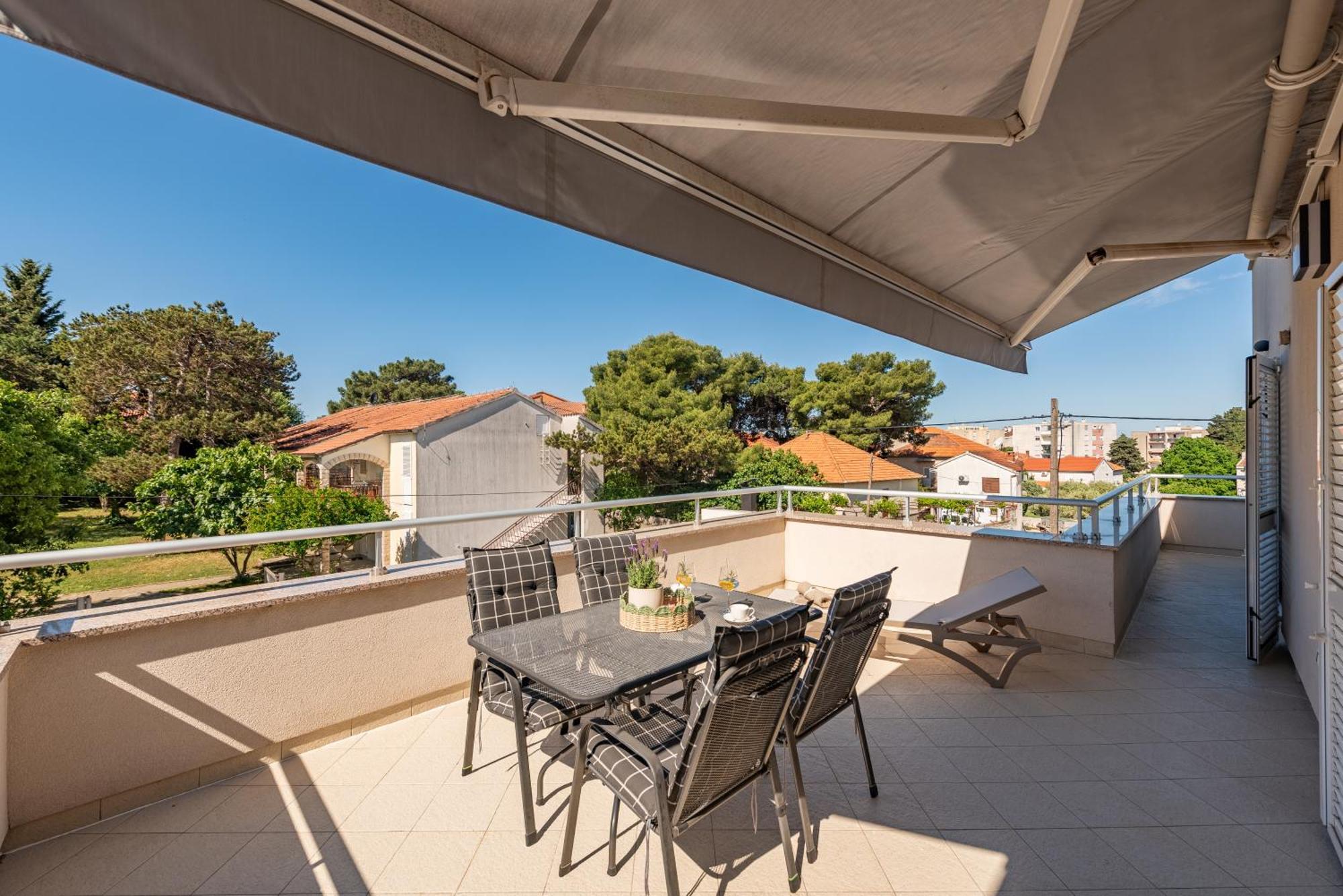 Apartments L&D Biograd Na Moru Exteriör bild