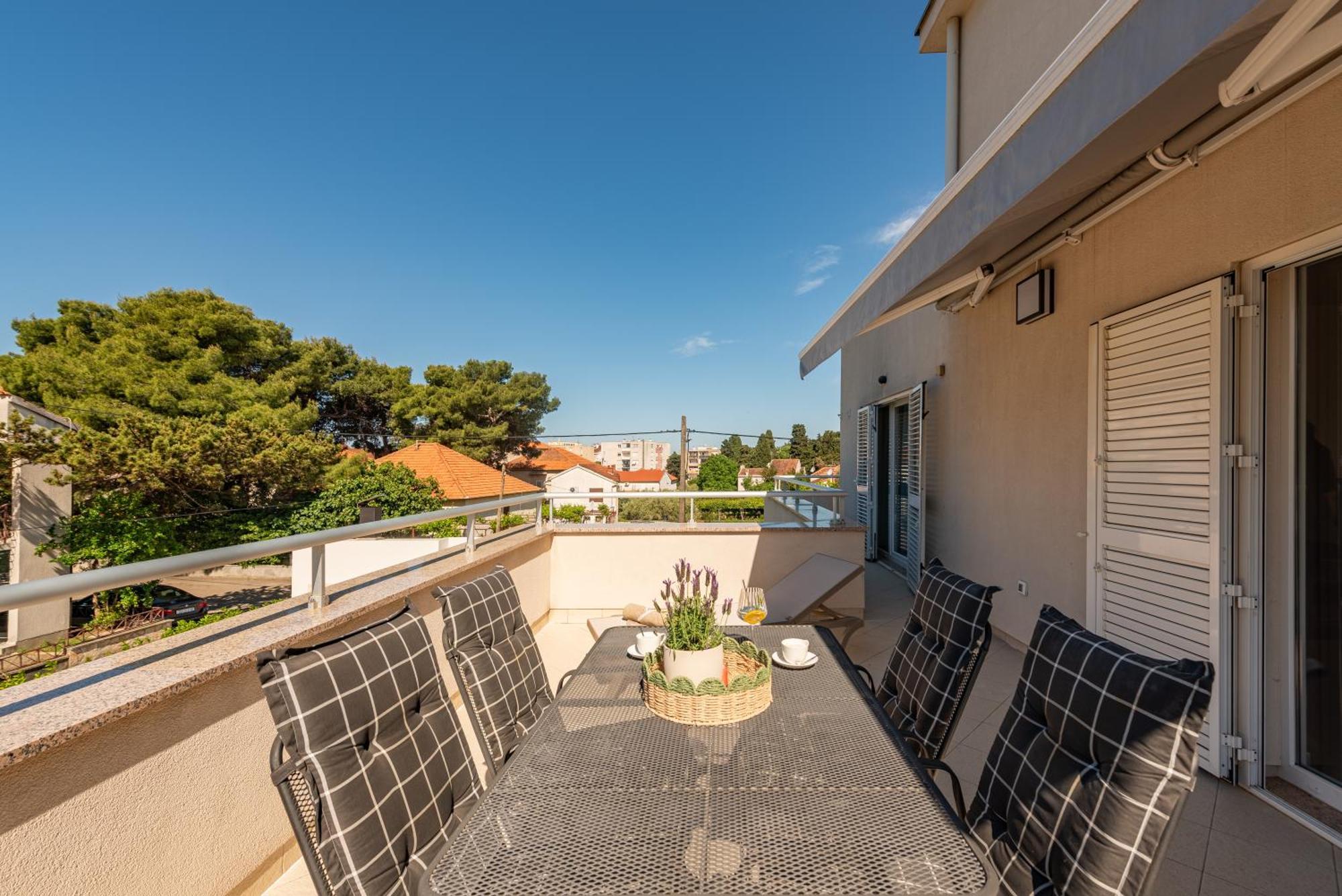 Apartments L&D Biograd Na Moru Exteriör bild